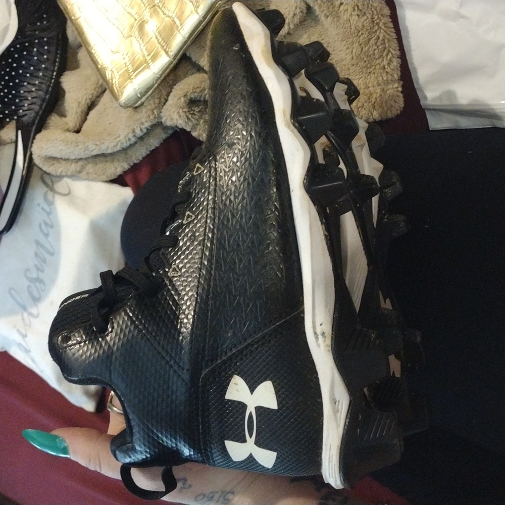 Under armour childrens cleats